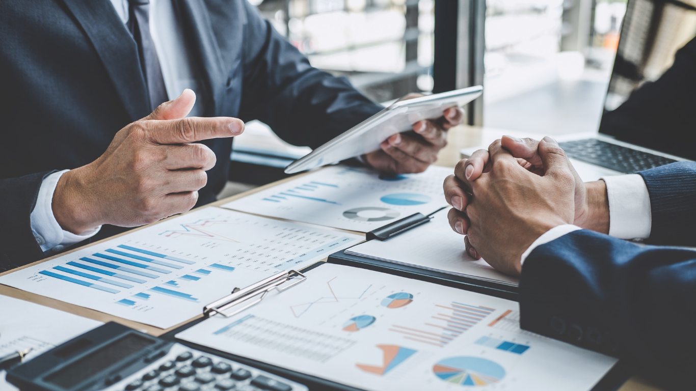 Investigação Empresarial - Como saber se o seu sócio está te roubando?